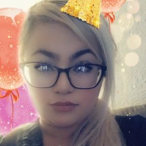 Meet your Posher, Danielle